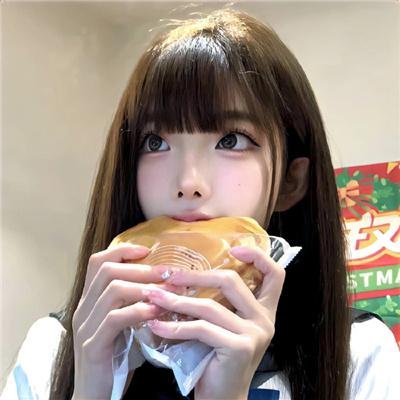 爱上小男人